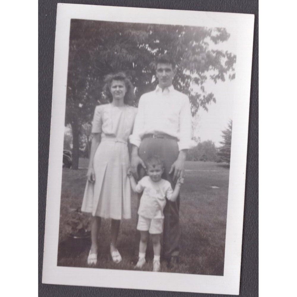 Vintage Snapshot Photo 1940s-50s Family Man Woman Child Outdoors